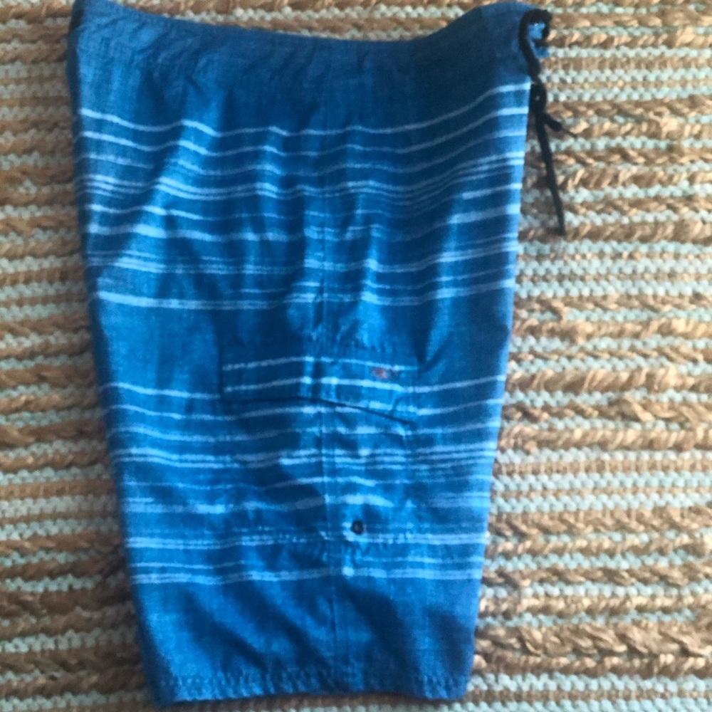 O’Neill Beach Surfer Ocean Blue White Board Shorts 34”